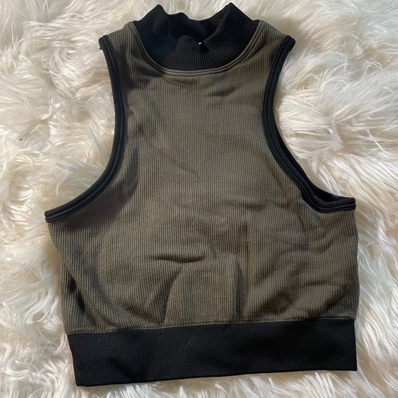3/$15 Fabletics Seamless High Neck workout top - Picture 3 of 4